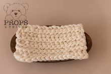 Load image into Gallery viewer, Chunky Bump Blanket Cream