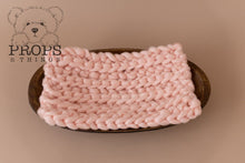 Load image into Gallery viewer, Chunky Bump Blanket Soft Pink