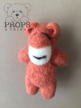 Load image into Gallery viewer, Felted Bears Rust
